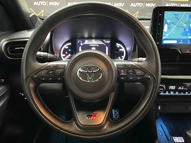 Toyota Yaris Cross view 10