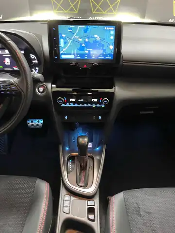 Toyota Yaris Cross view 13