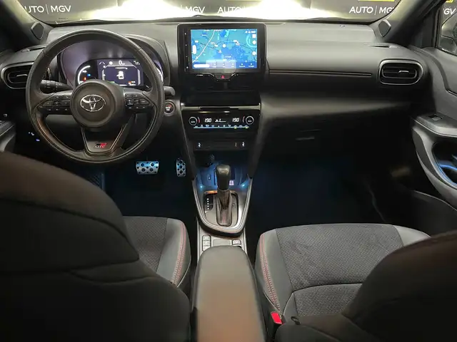 Toyota Yaris Cross view 9