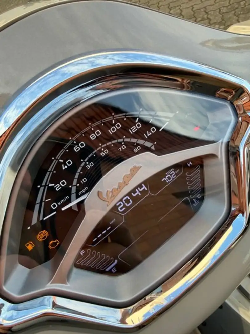 Vespa GTS 125 ABS/ASR Keyless Beige - 2