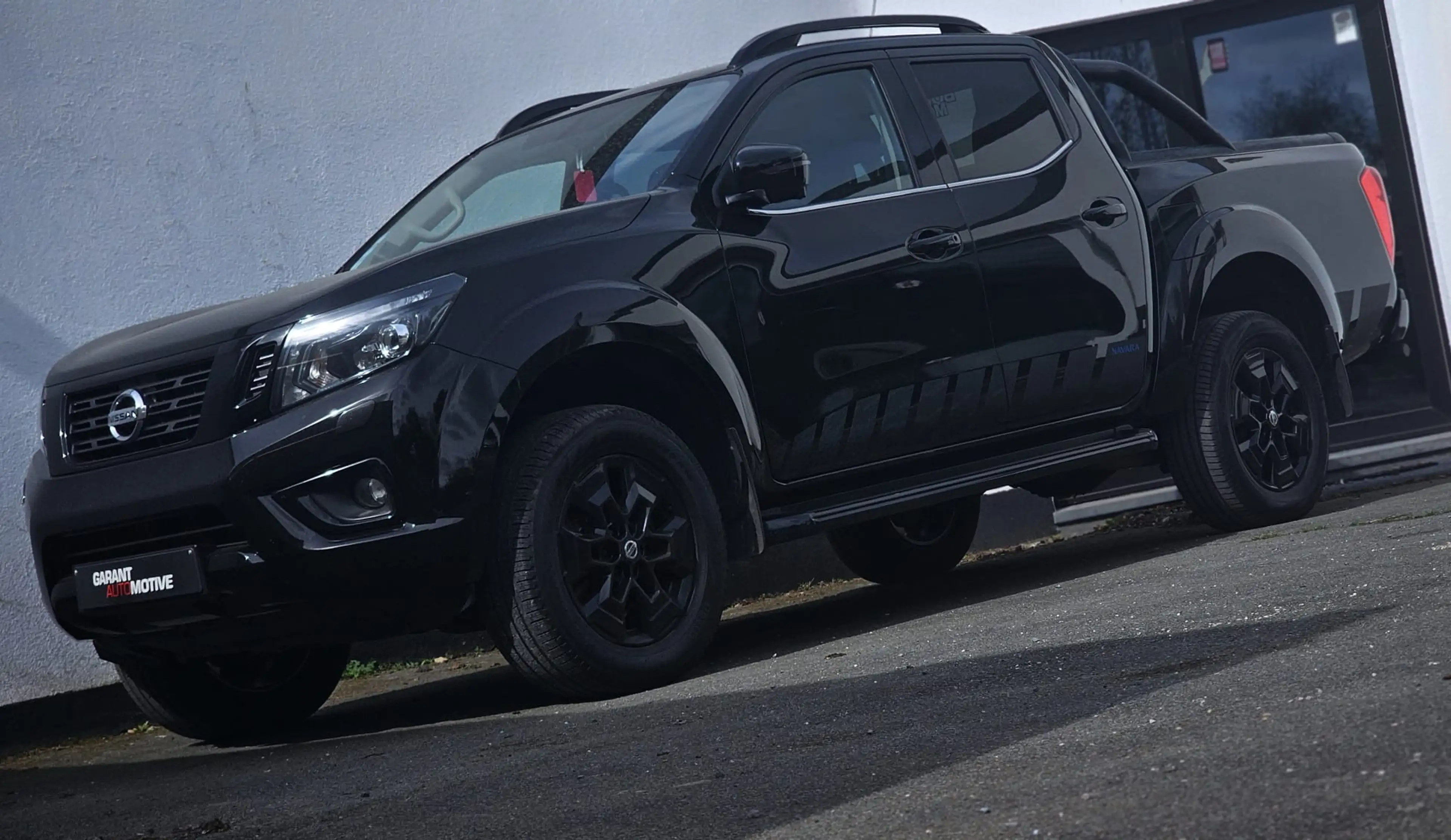 Nissan Navara 2.3 dCi 4WD New N-Guard Black Edition €24455 EX BTW / NETTO — photo 2