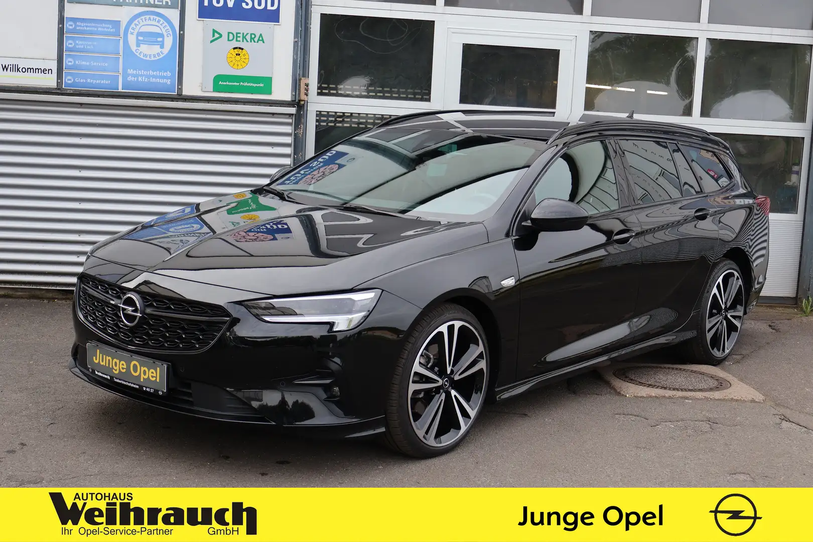 Opel Insignia ST 2.0 Diesel AT8 Ultimate+AHK+ Schwarz - 1