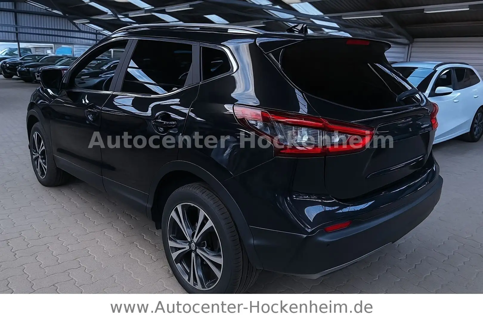 Nissan Qashqai N-Connecta Schwarz - 2