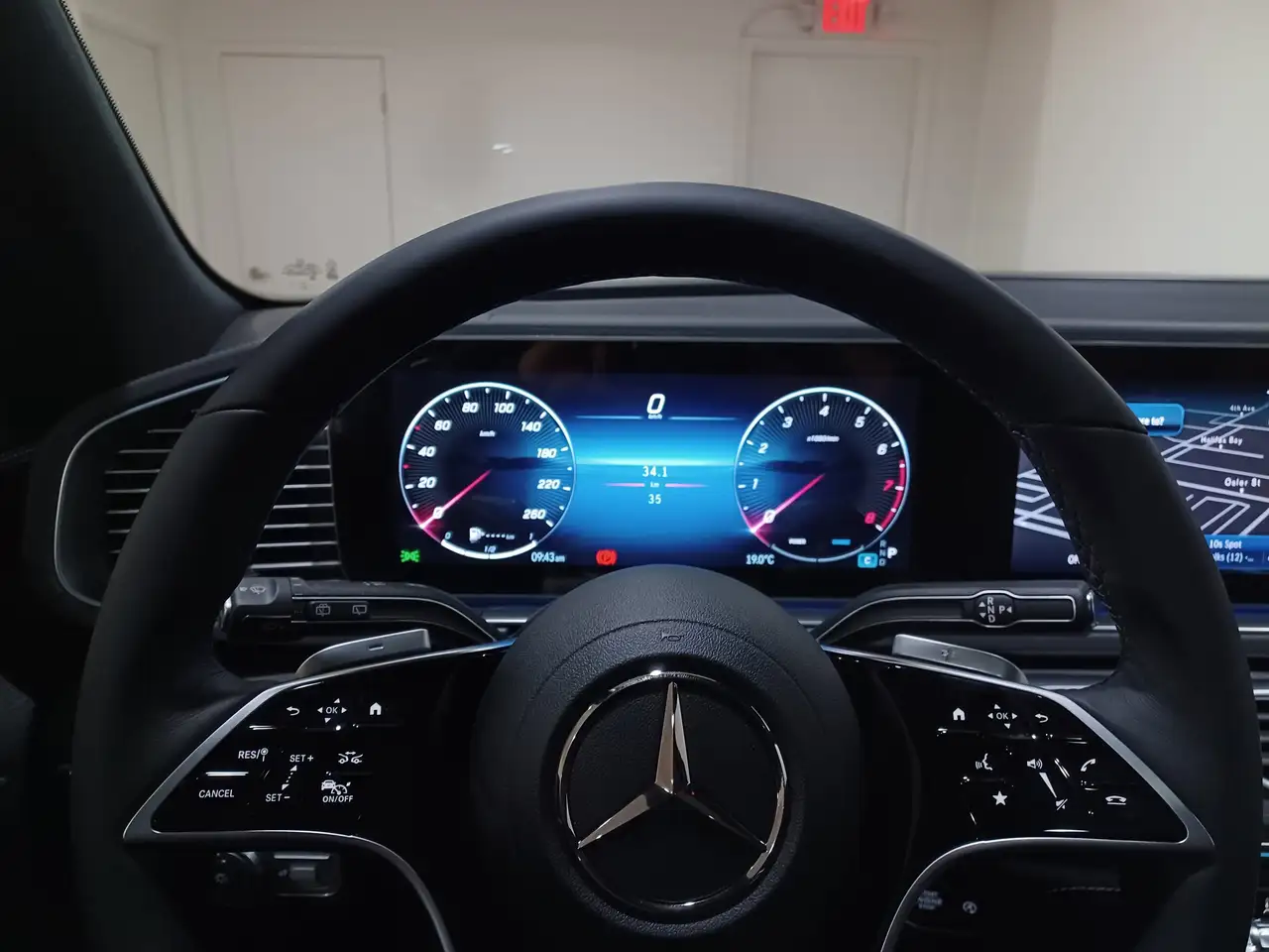 Mercedes-Benz GLE снимка Mercedes-Benz GLE
