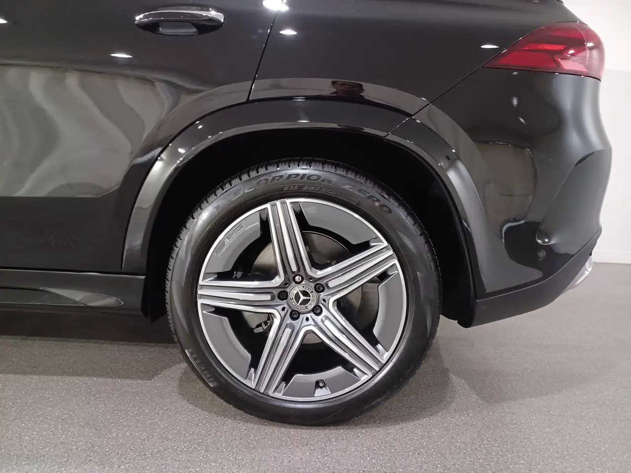 Mercedes-Benz GLE снимка Mercedes-Benz GLE