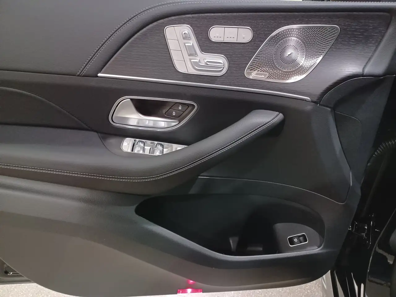 Mercedes-Benz GLE снимка Mercedes-Benz GLE