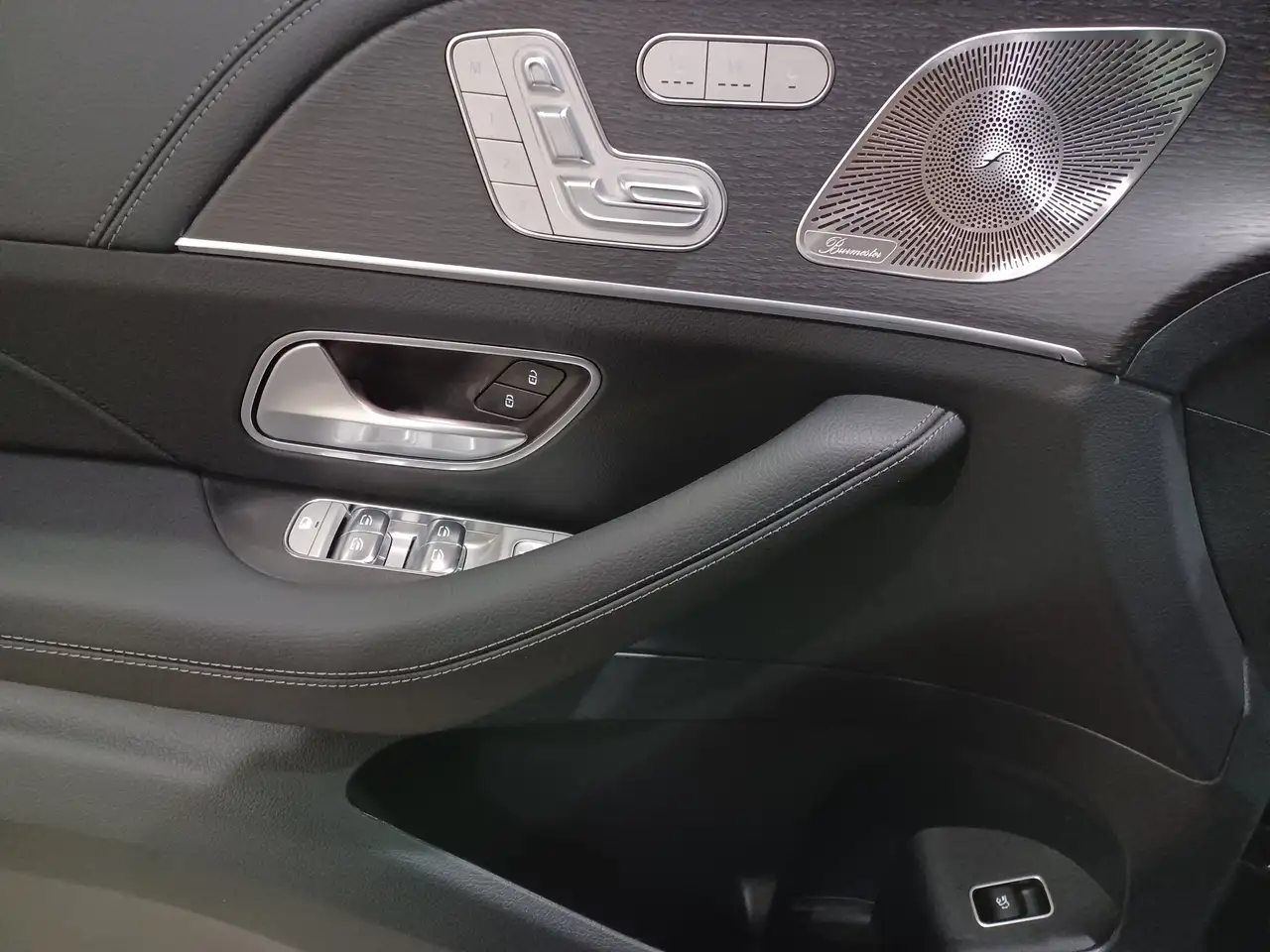 Mercedes-Benz GLE снимка Mercedes-Benz GLE