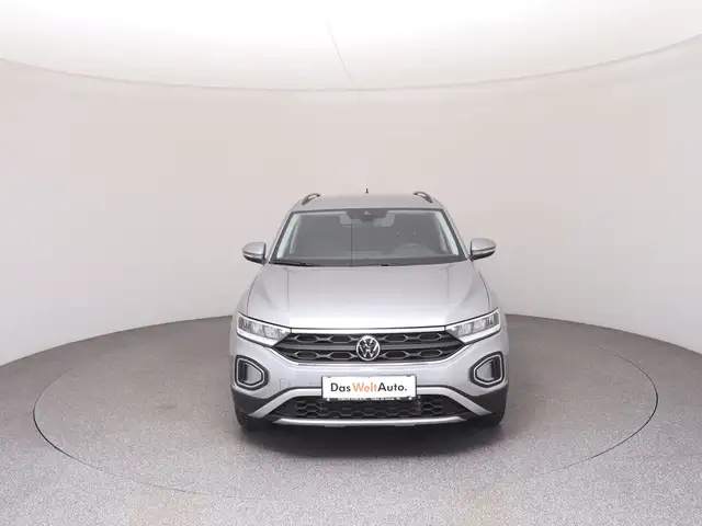 Volkswagen T-Roc view 3