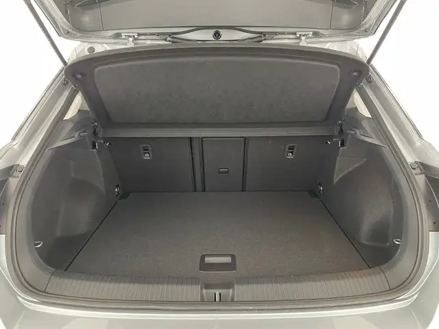 Volkswagen T-Roc view 7