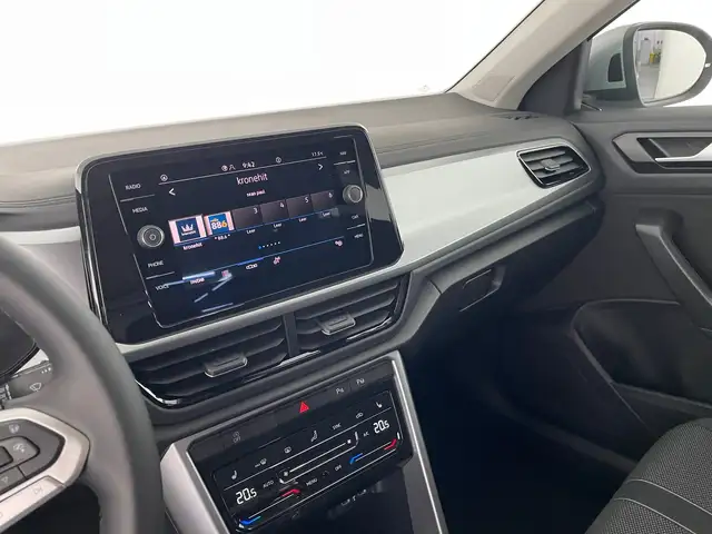 Volkswagen T-Roc view 8