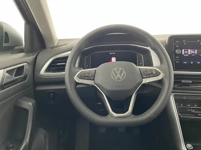 Volkswagen T-Roc view 11