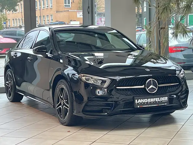 Mercedes-Benz A 250 A 250 e Lim. AMG*Edition 2020*PANO*NAVI*SHZ*RFK*
