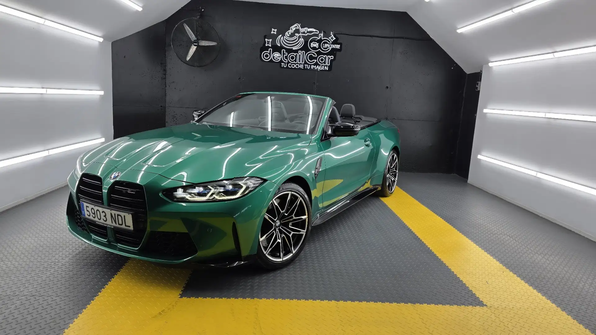 BMW M4 Cabrio Competition M xDrive - 1