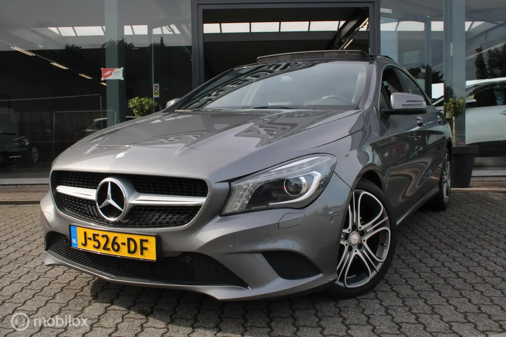 Mercedes-Benz CLA 180 Edition 1/PANO/NAVI/XENON/CAM/BT/ Grijs - 2