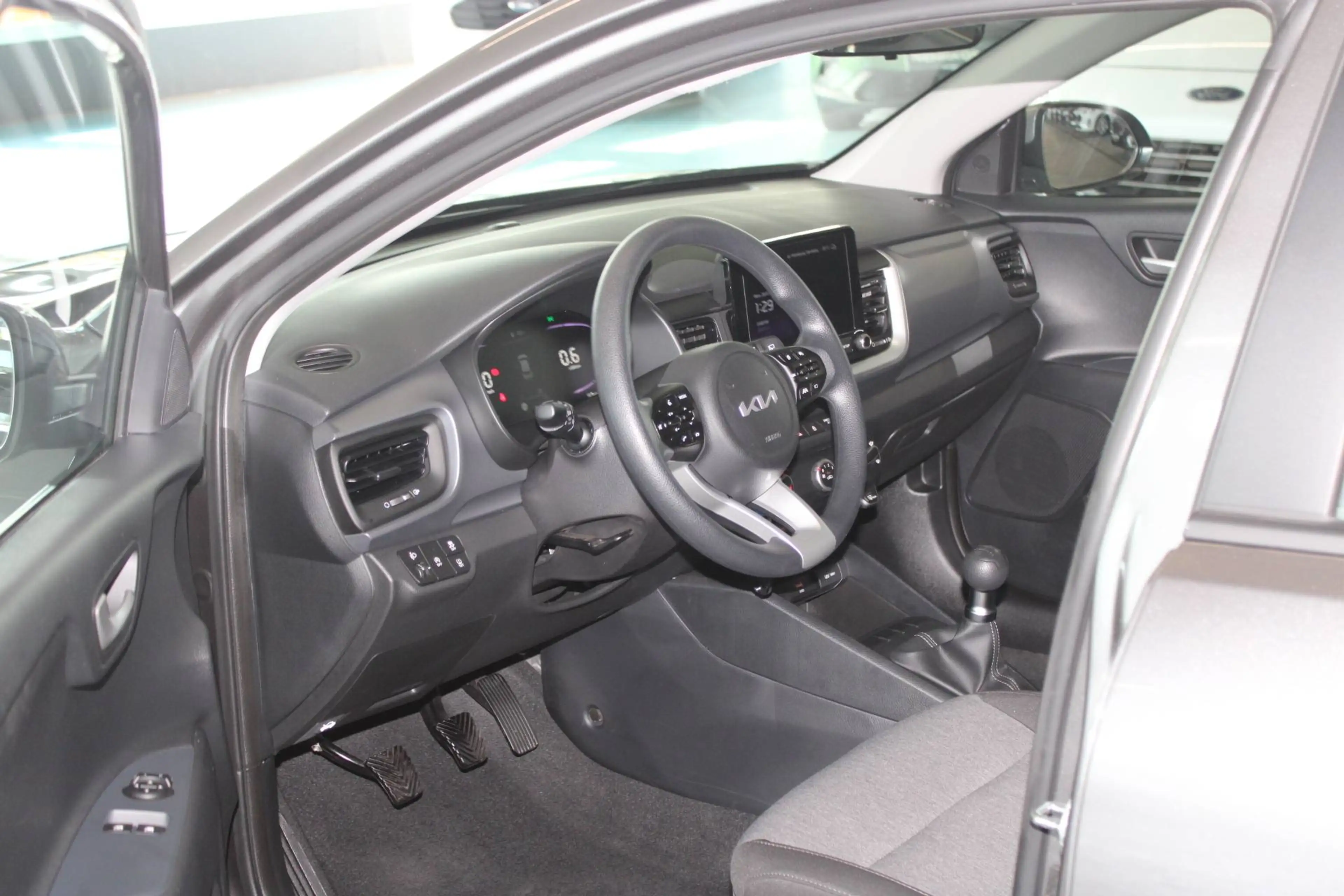 Kia Stonic Stonic KLIMA NAVI Kamera PDC DAB usw. 1.Hand — photo 12