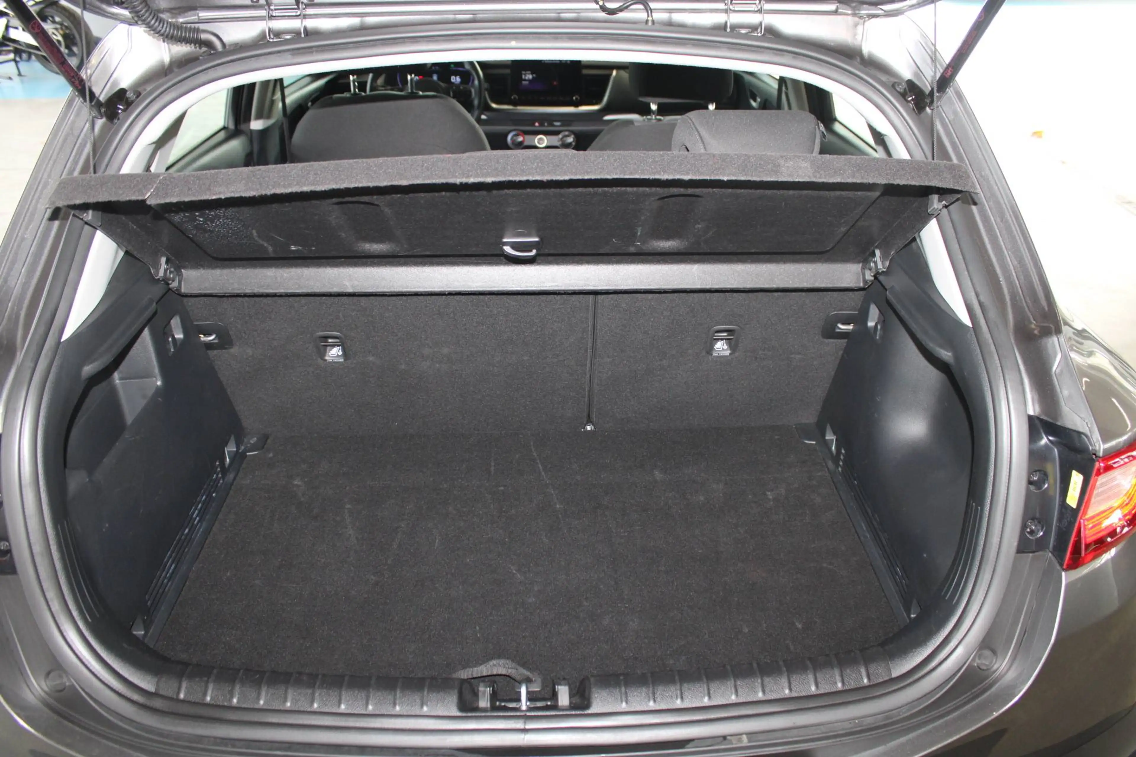Kia Stonic Stonic KLIMA NAVI Kamera PDC DAB usw. 1.Hand — photo 10
