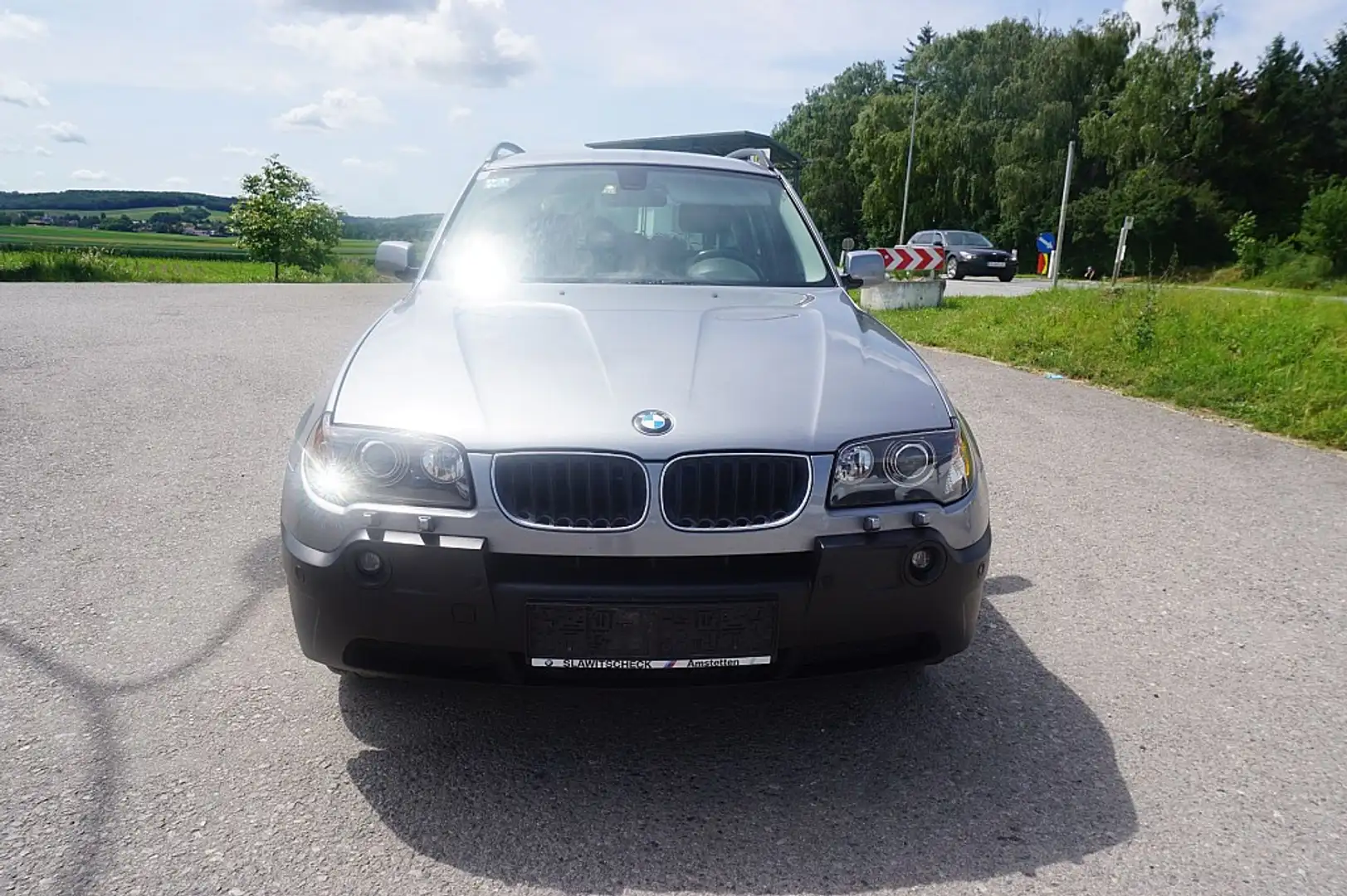 BMW X3 2,0d Grau - 1