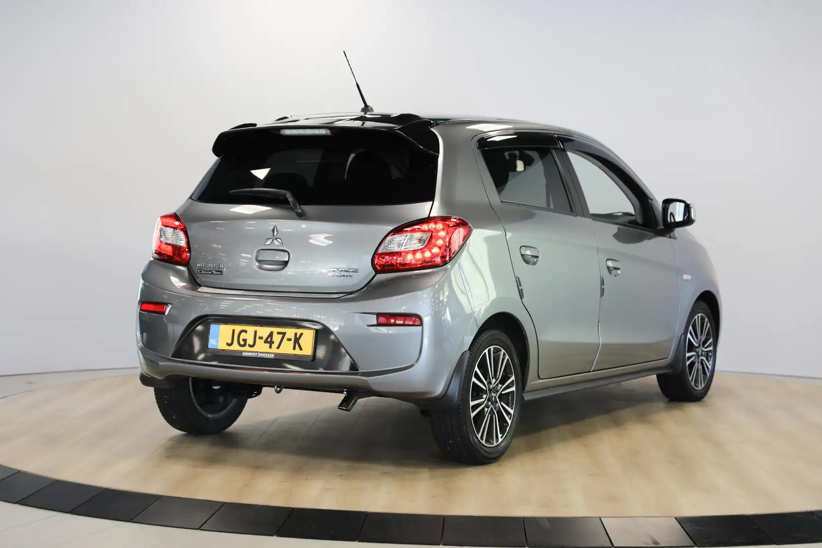 Mitsubishi Space Star 1.2 Nova | Navi | Stoelverwarming | Dealer onderho Gris - 2