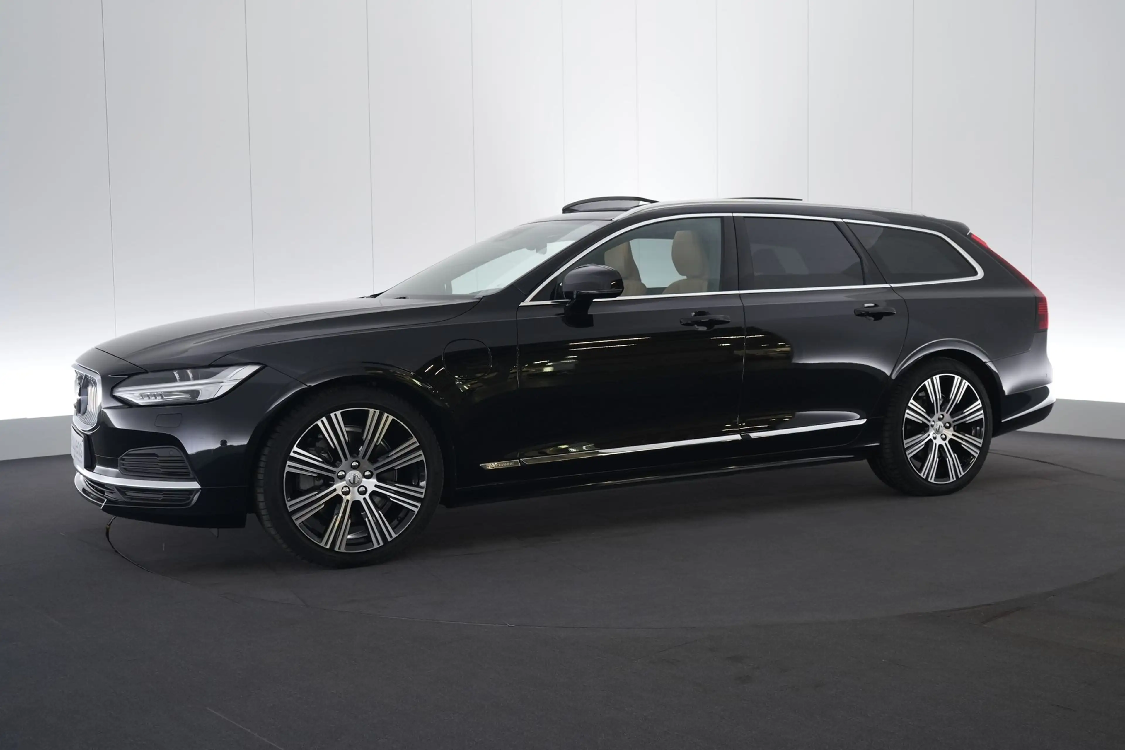Volvo V90 2.0 T6 4WD PHEV Ultimate Bright LEDER/CUIR LED GPS — photo 2