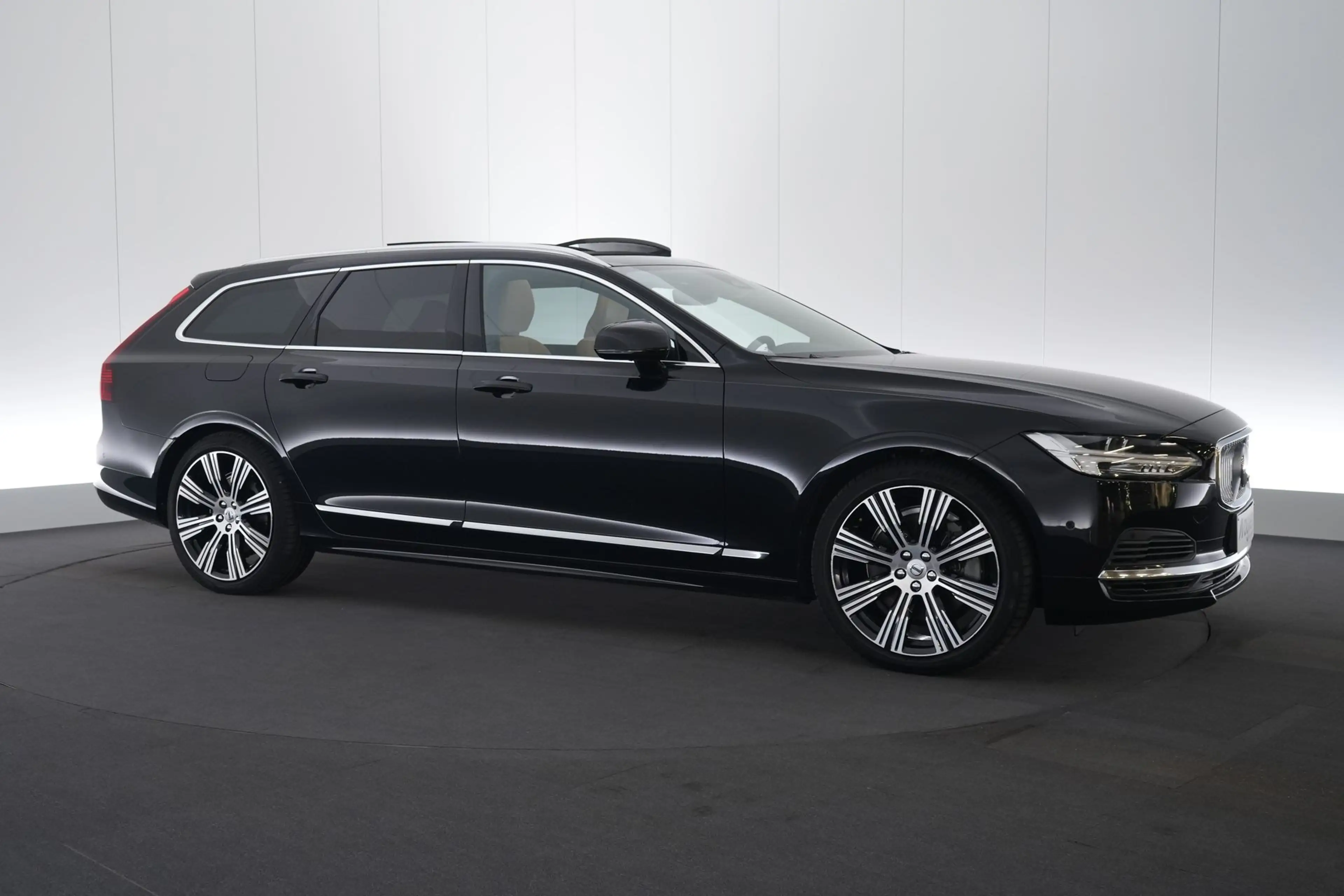 Volvo V90 2.0 T6 4WD PHEV Ultimate Bright LEDER/CUIR LED GPS — photo 11