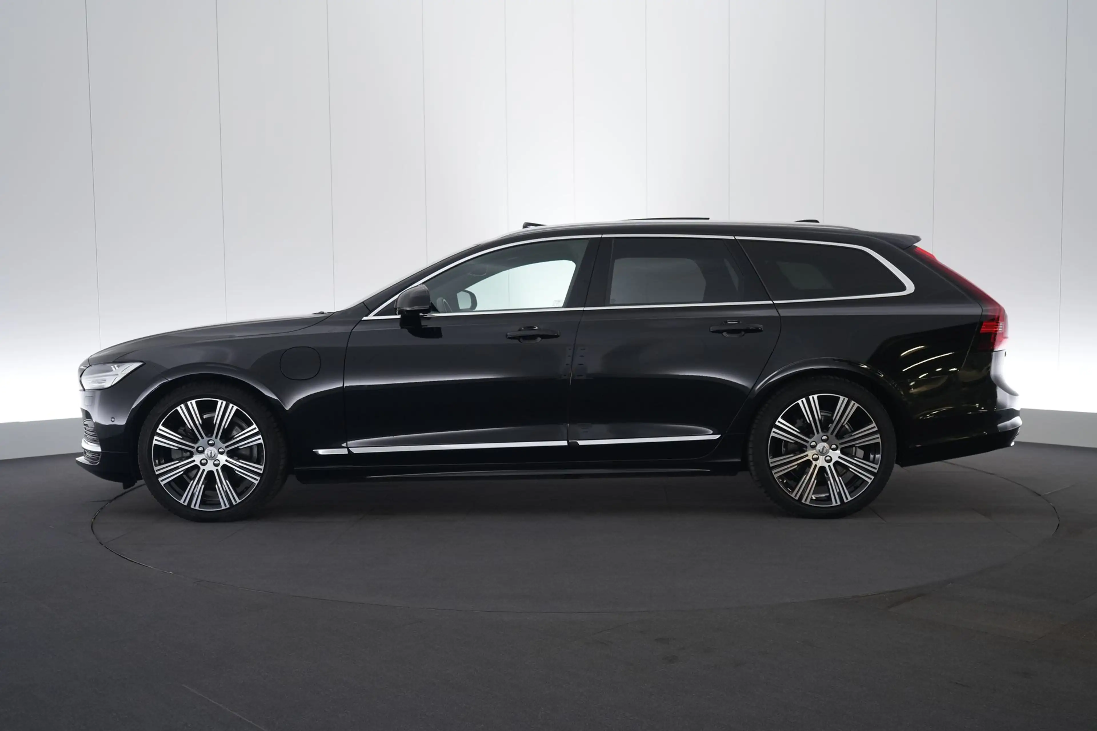 Volvo V90 2.0 T6 4WD PHEV Ultimate Bright LEDER/CUIR LED GPS — photo 3