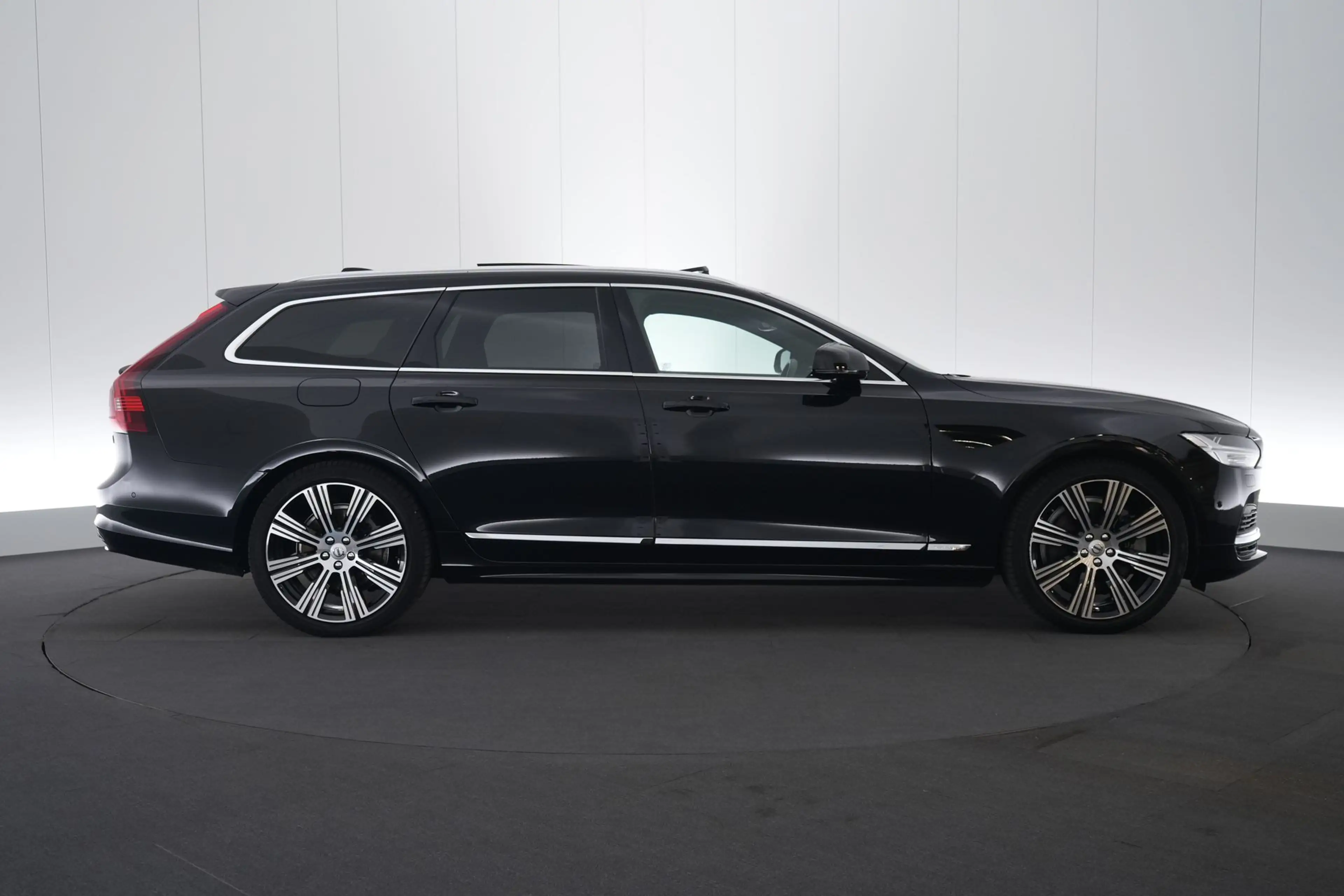 Volvo V90 2.0 T6 4WD PHEV Ultimate Bright LEDER/CUIR LED GPS — photo 9