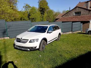 Octavia Combi 2.0 TDI 150 ch CR FAP 4x4 Scout