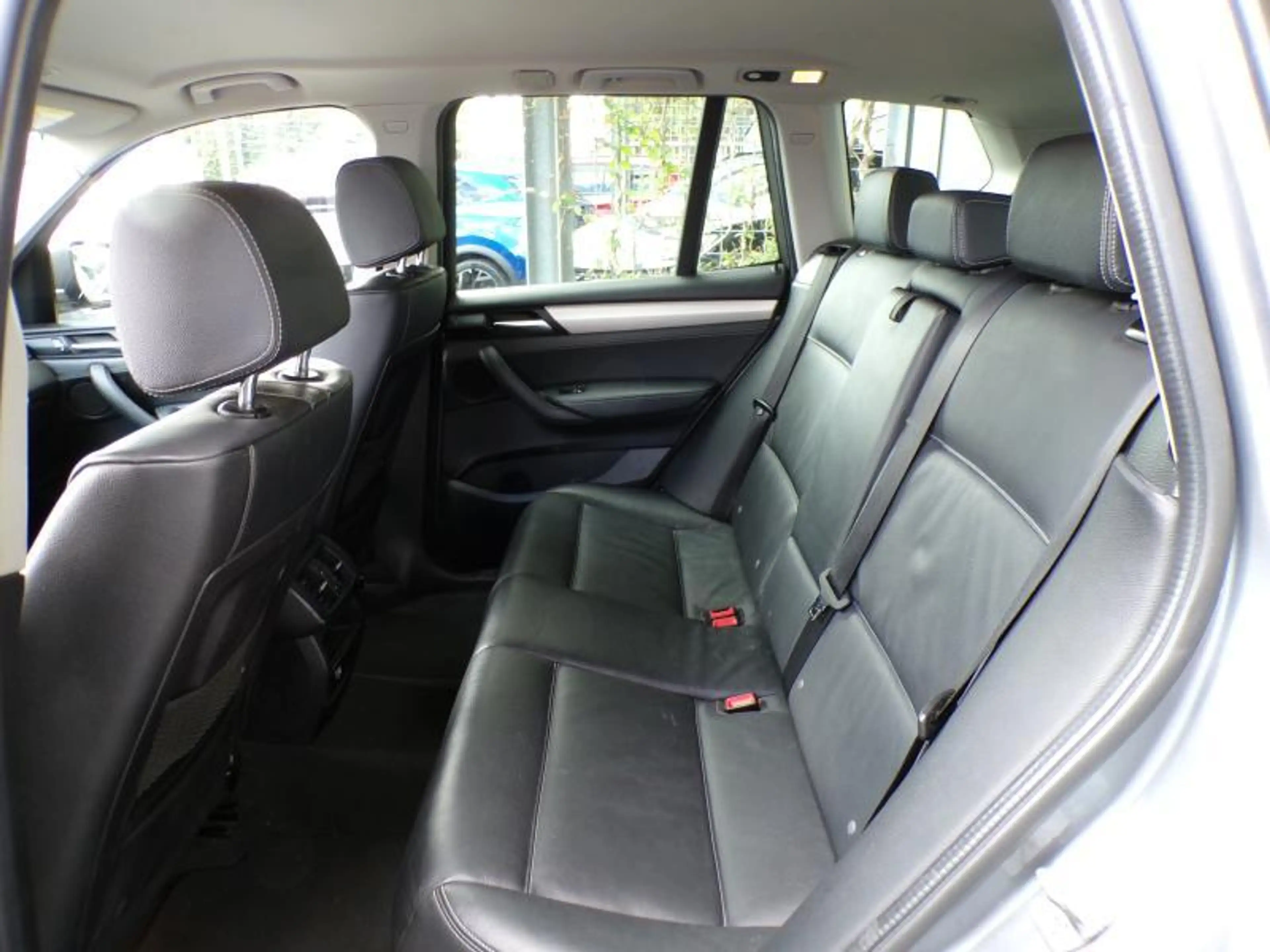 BMW X3 sDrive 18d 2.0D 150cv b.auto 04/15 Clim GPS Cruise — photo 8