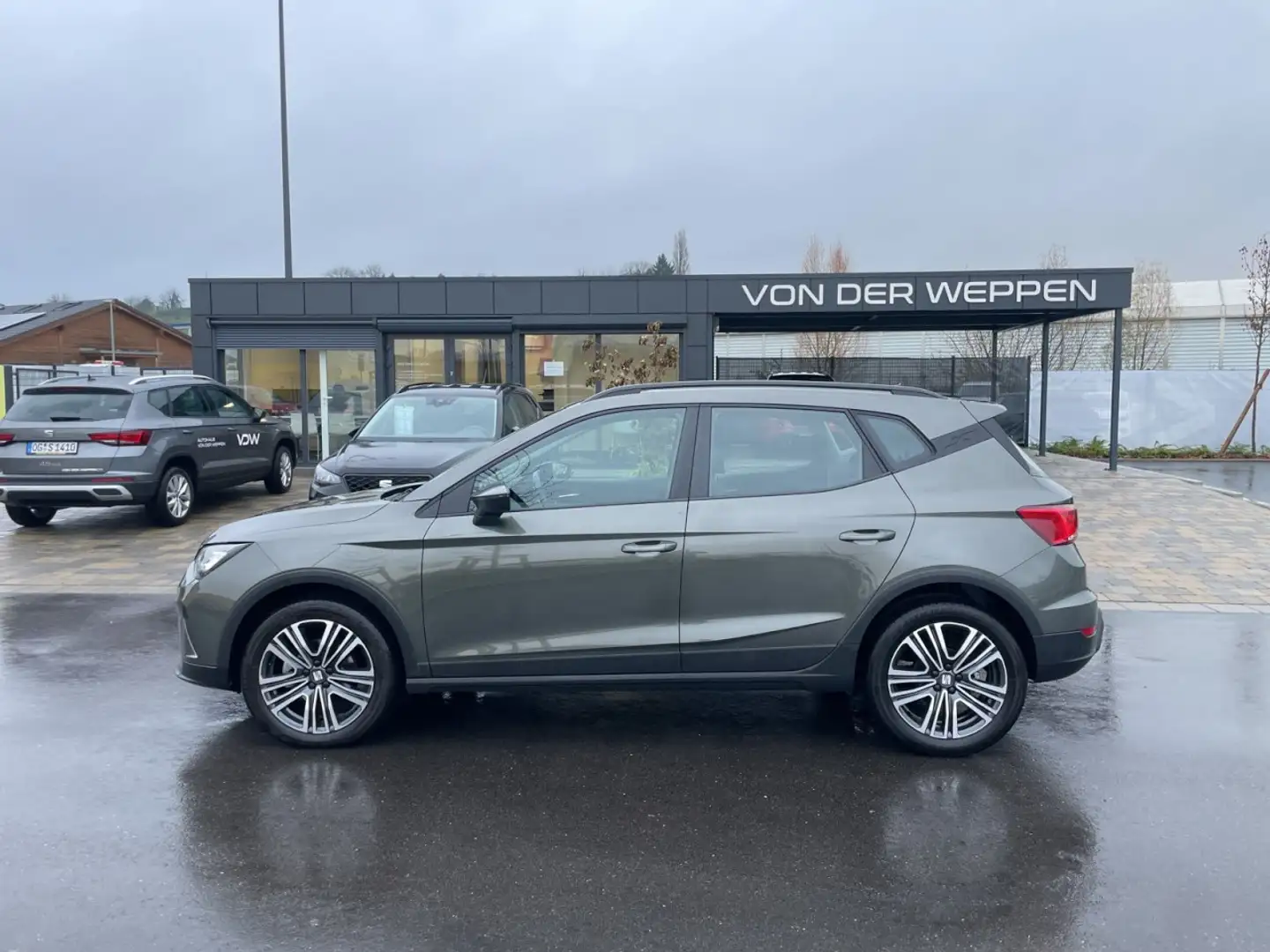 SEAT Arona Style Edition TSI DSG ACC SHZ CarPlay Klima Navi Grau - 2