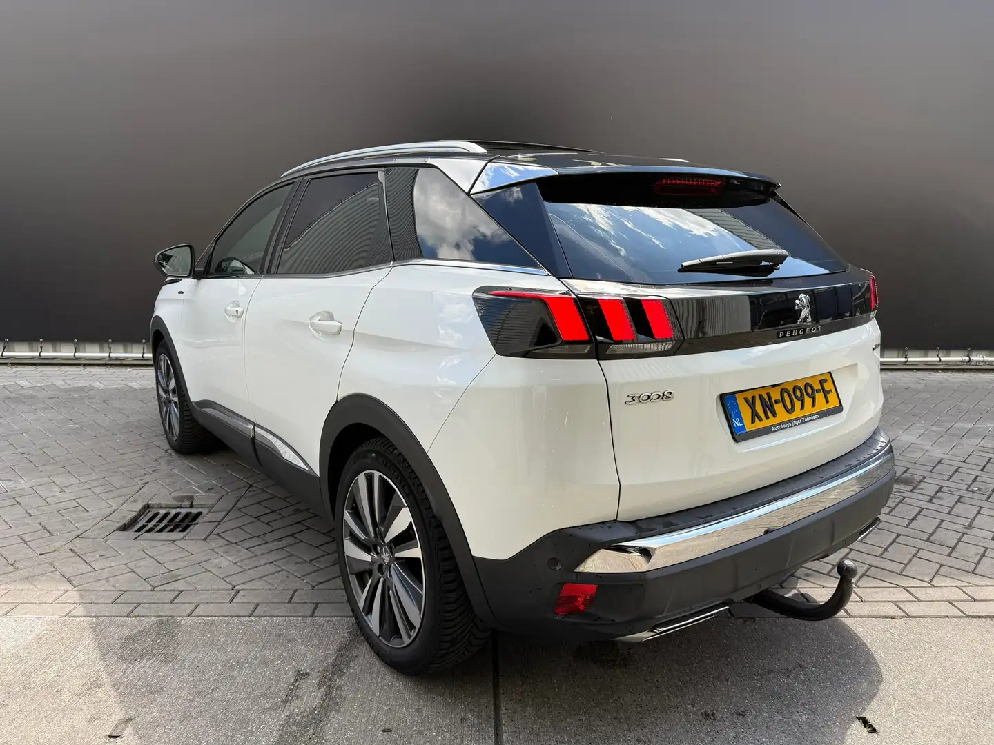 Peugeot 3008 1.6 PureTech GT Line|Pano|Massage|Trekhaak|Leer Wit - 2