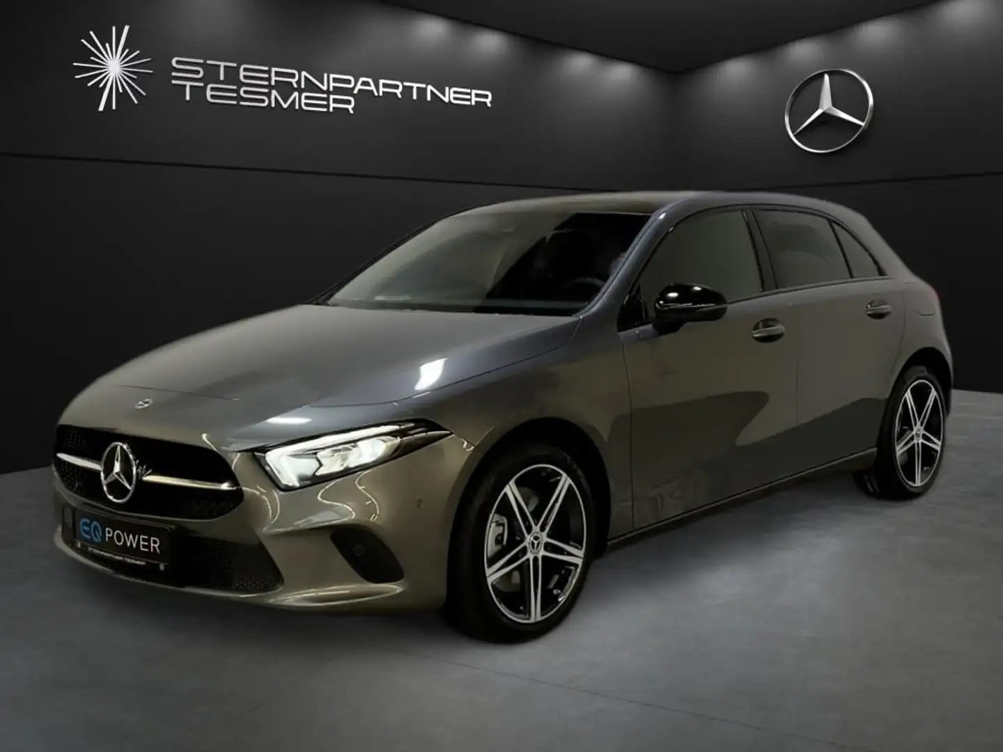 Mercedes-Benz A 250 e Progressiv, Night, Pano-D, Kamera, CarPl Grau - 2