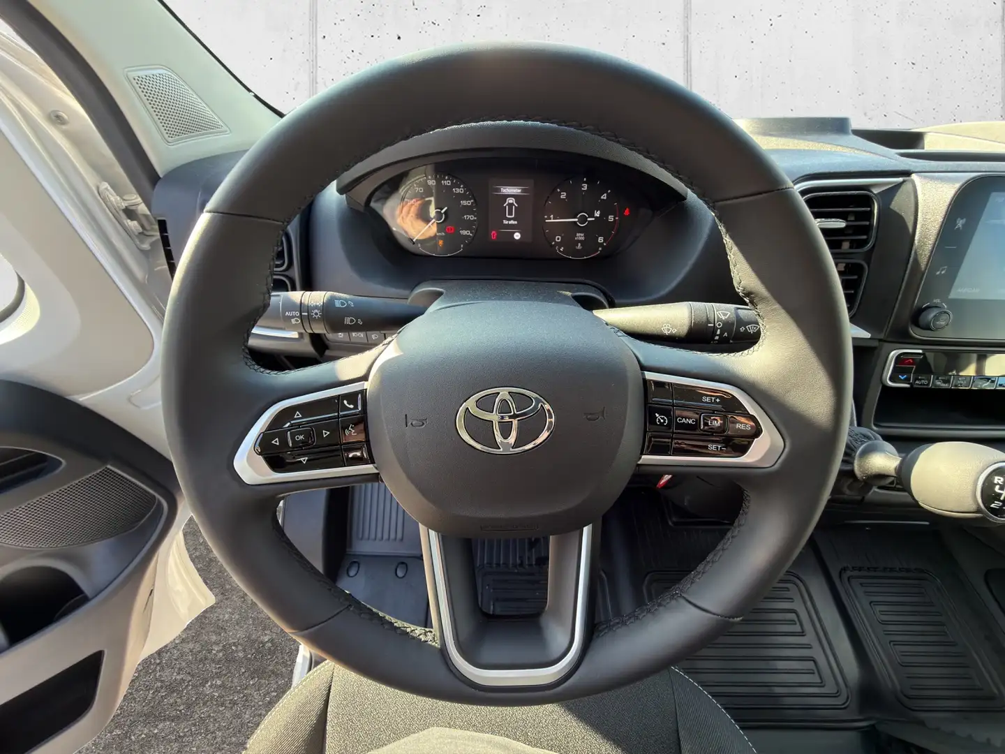 Toyota Proace Max Max Prowork L3 H2 Heavy 35+ 2,2 D-4D 6-Gang 4t. Weiß - 2