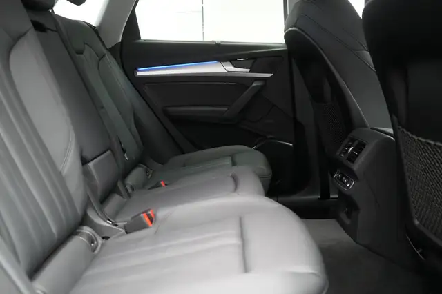Audi Q5 view 12