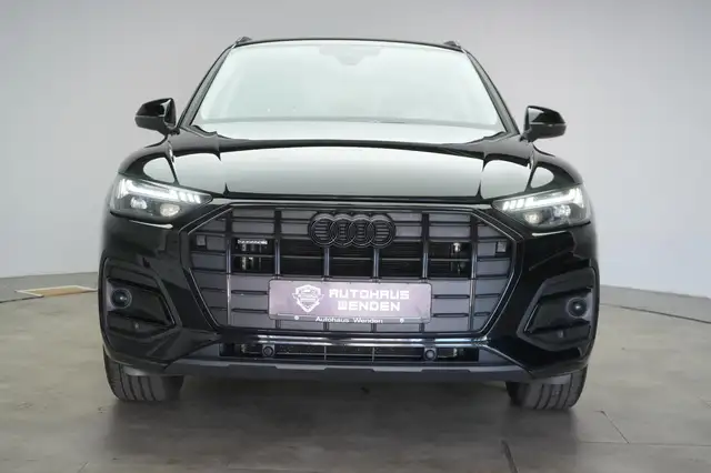 Audi Q5 view 2