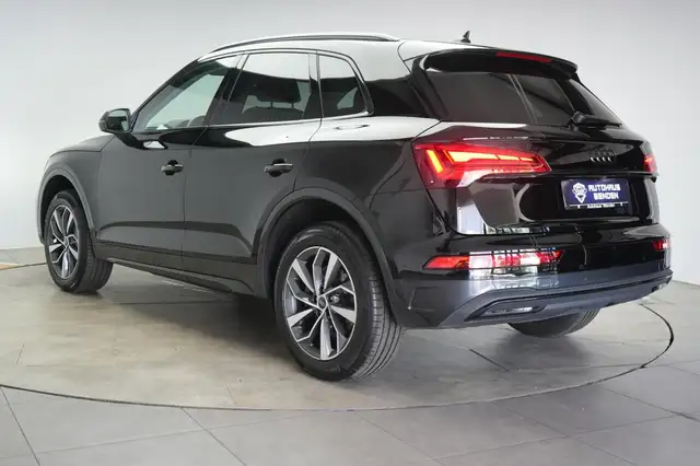 Audi Q5 view 4