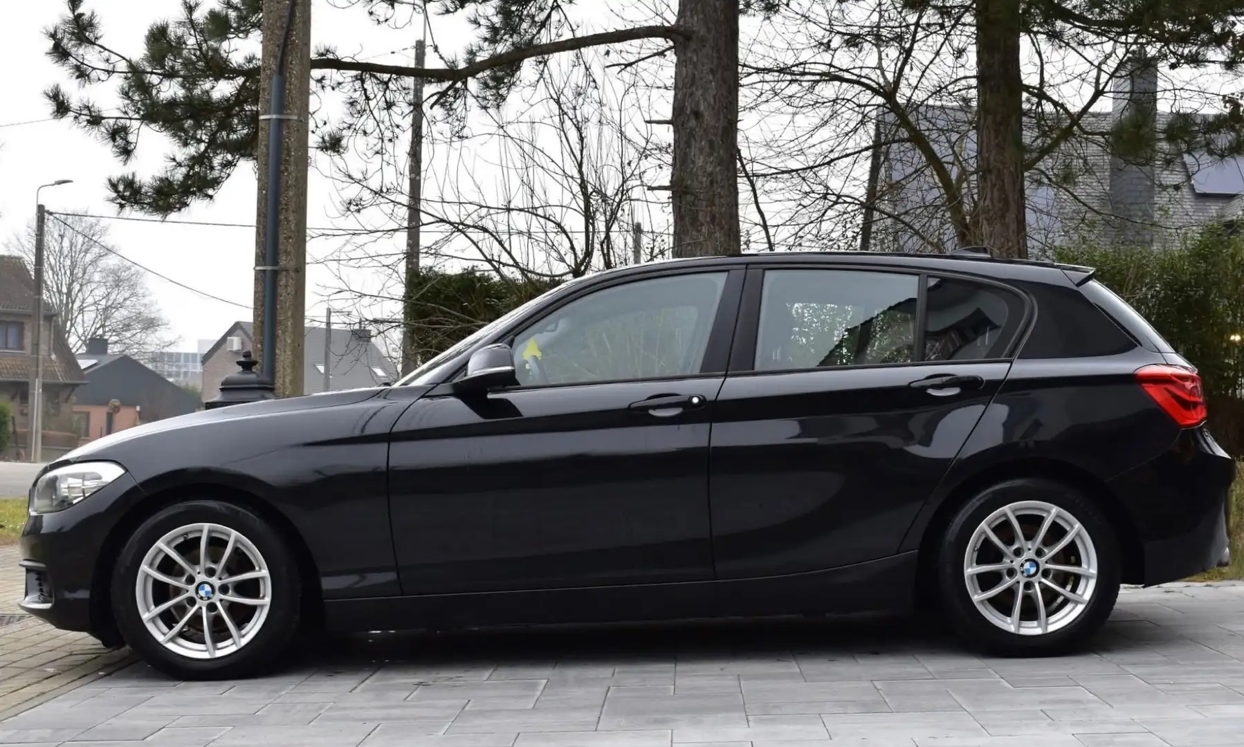 BMW 116 d ** GPS ** GARANTIE 12 MOIS ** Noir - 2