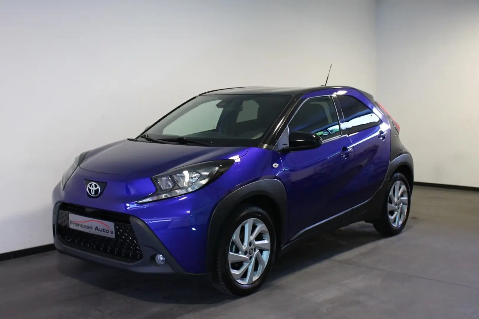 Toyota Aygo X 1.0 VVT-i S-CVT first Blu/Azzurro - 1