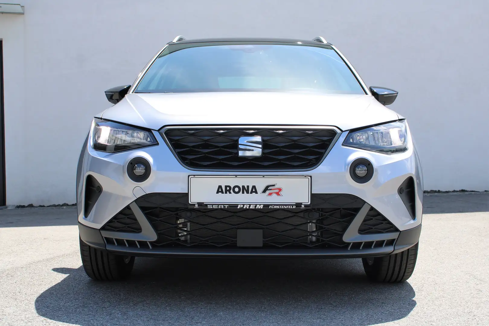 SEAT Arona FR 1.0 TSI 95 PS mit perfekter Mehrausstattung! Silber - 1