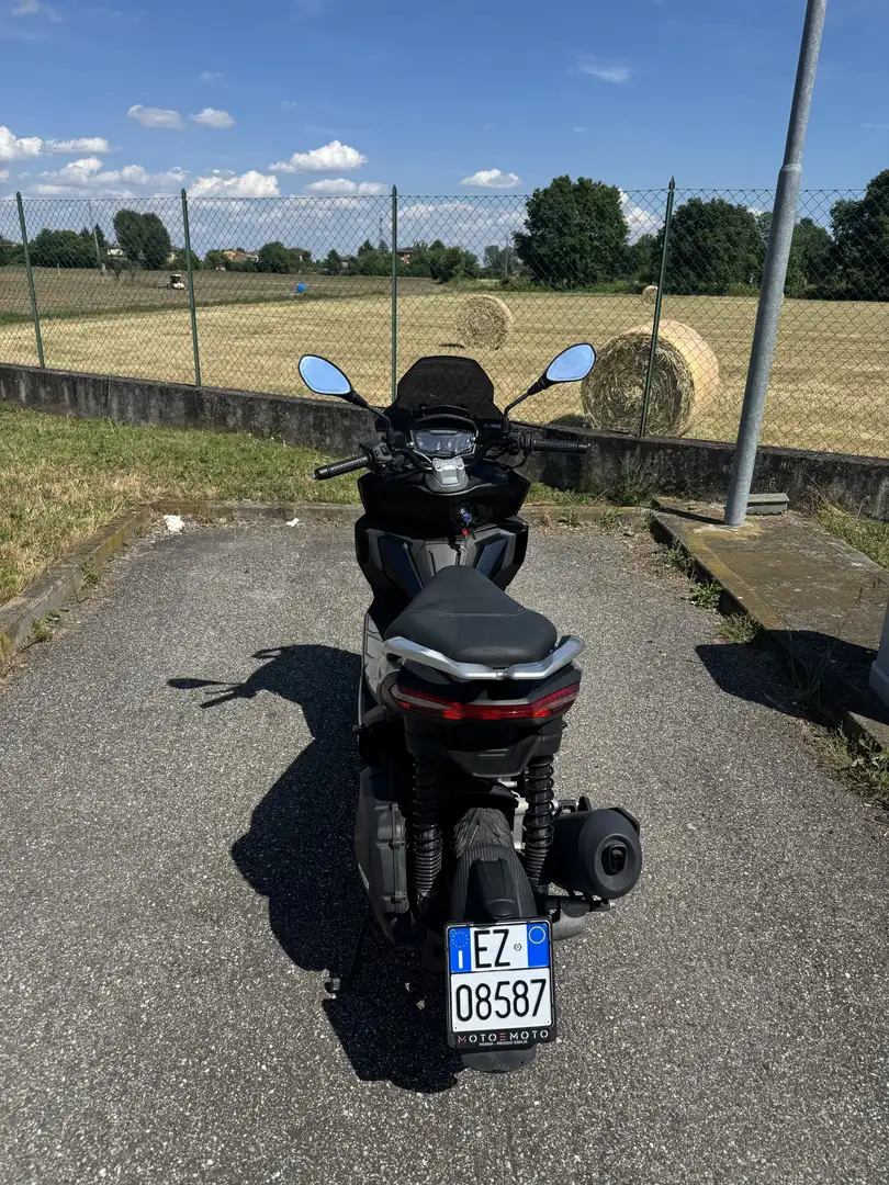 Aprilia SR GT 125 - 2