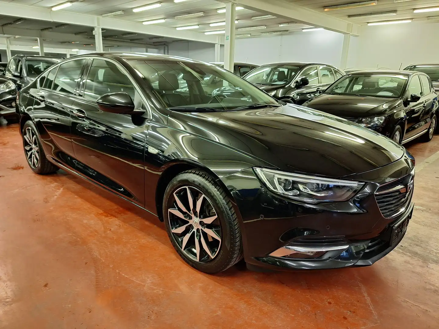 Opel Insignia 1.5 Turbo Noir - 1