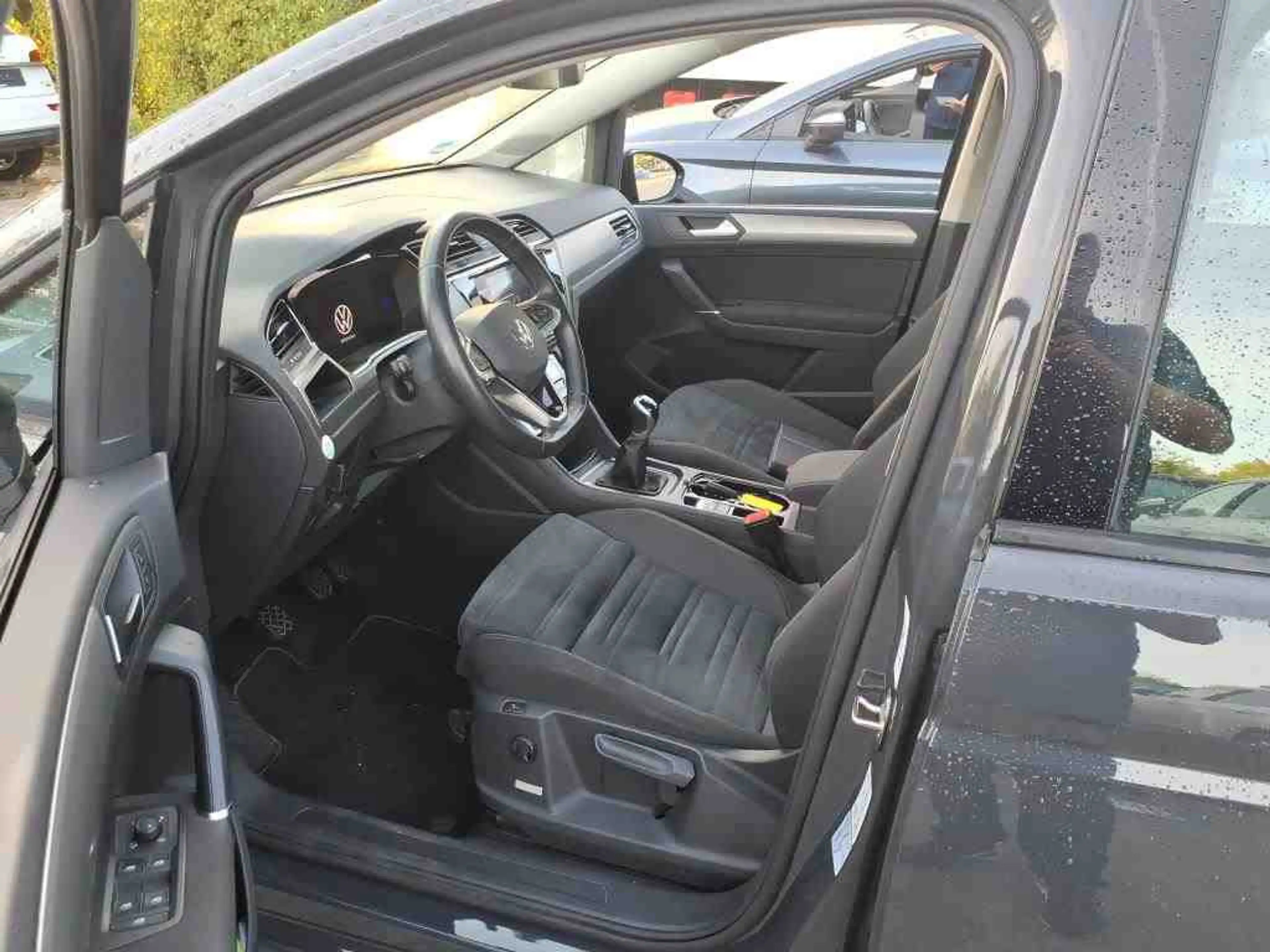 Volkswagen Touran Comfortline 2.0 TDI / Navi, LED, AHK, ACC — photo 8