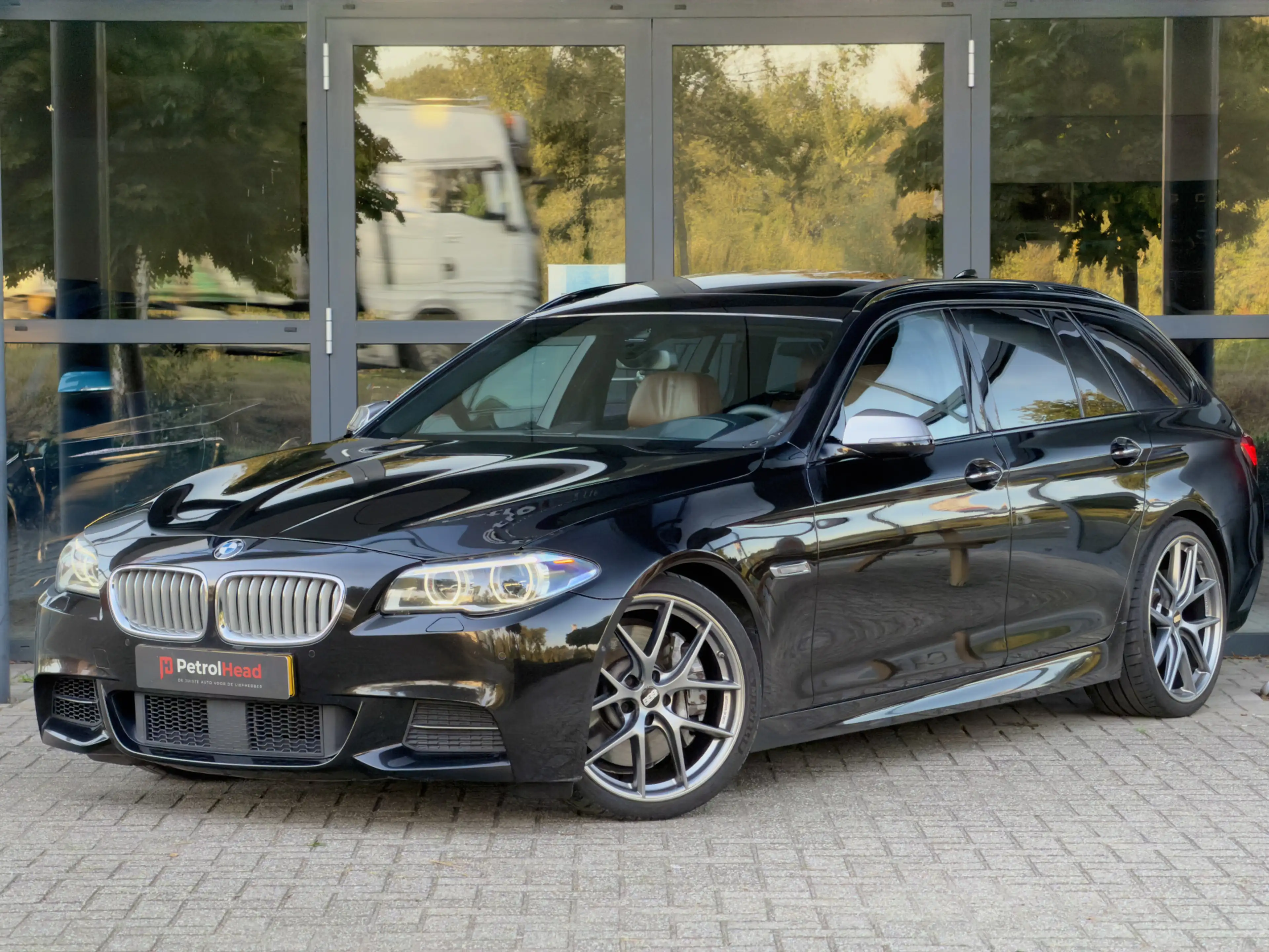 BMW M550 5-serie Touring M550xd, VOL! Individual, Soft-Clos — photo 2