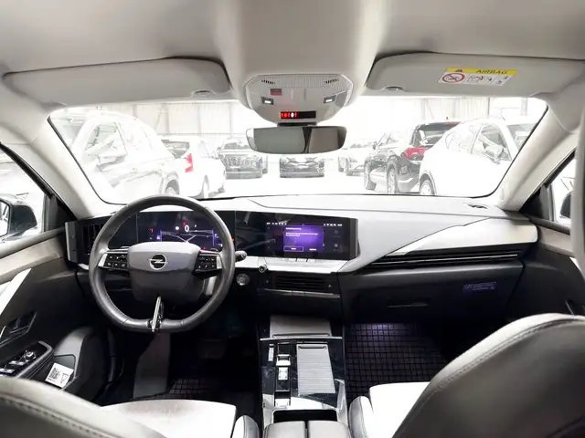 Opel Astra view 9