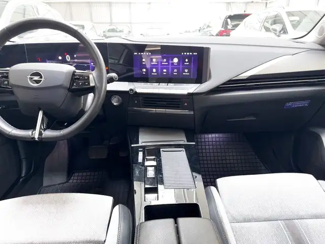 Opel Astra view 11
