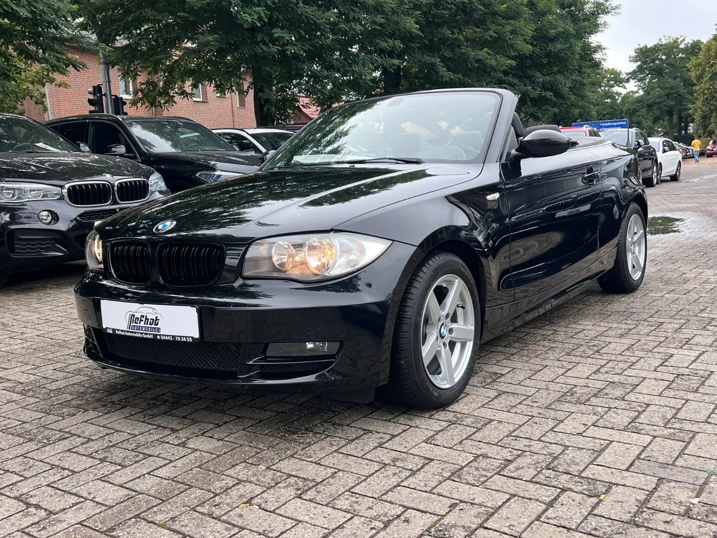 BMW 120 i Cabrio*PDC*LEDER*SHZ* Schwarz - 2