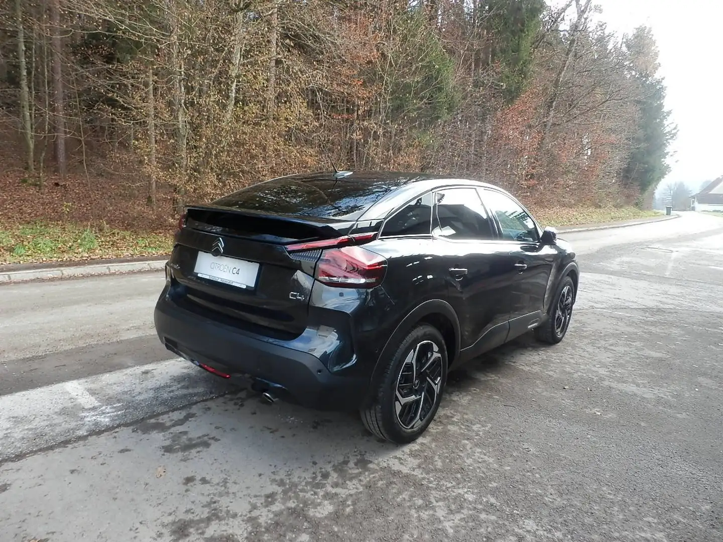 Citroen C4 BHDI 130 EAT8 Shine Schwarz - 2