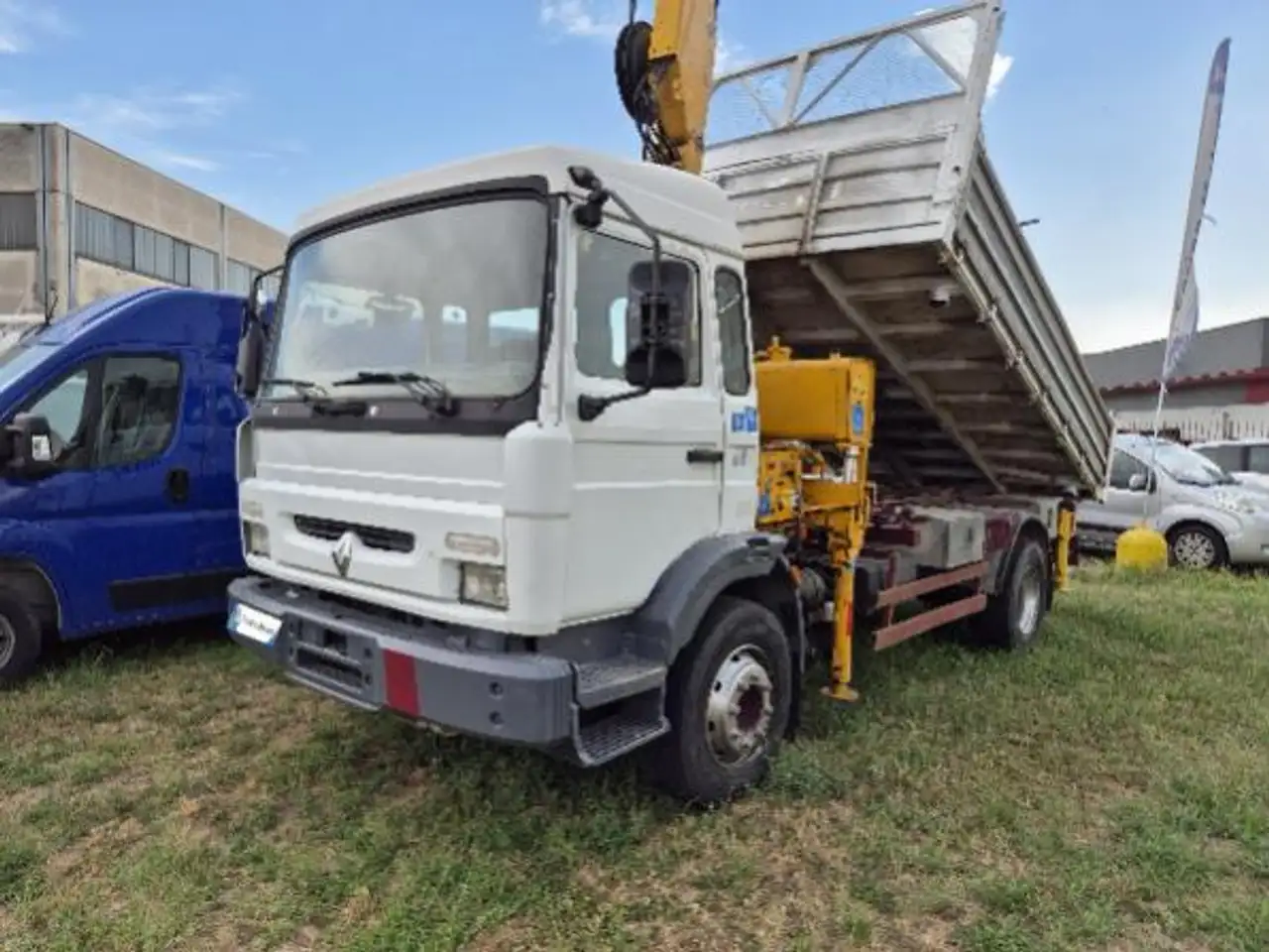 Renault M 180 GRU 14 mt - Ribaltabile trilaterale, foto 1