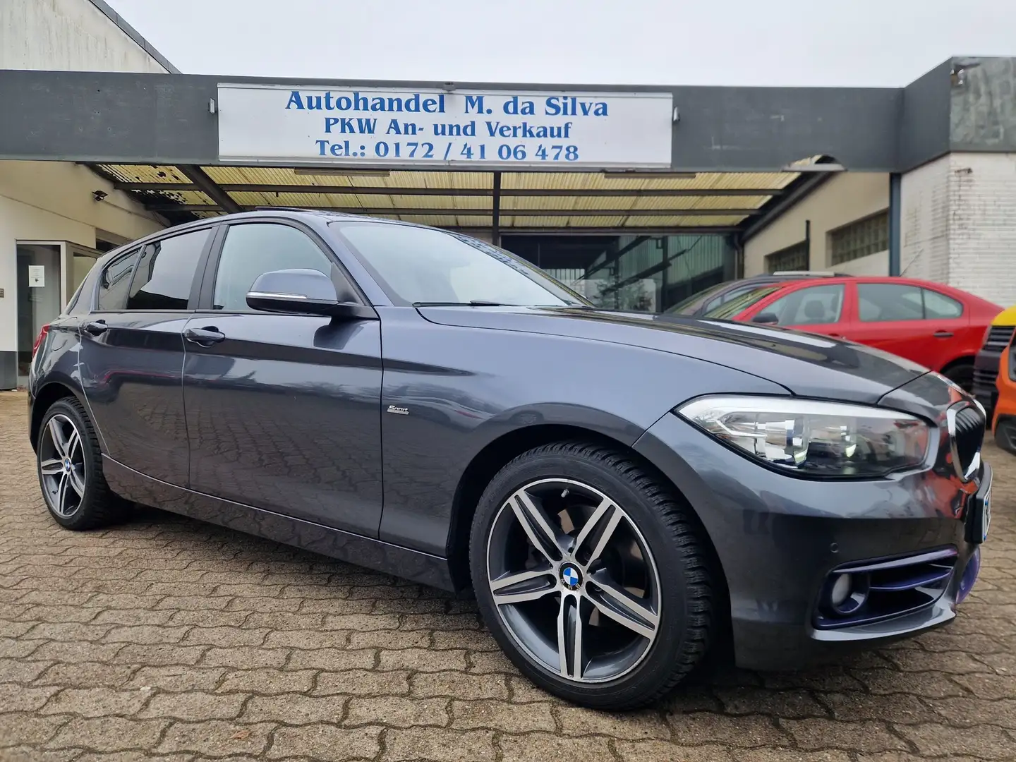 BMW 120 d Sport Line *TÜV NEU*Klima*SHZ*Navi*PDC*LED* Grau - 1