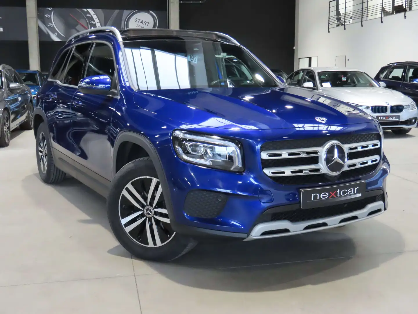 Mercedes-Benz GLB 180 d 8GTRONIC T PANO-CUIR-LED-CRUISE-NAVI-PARKTRONIC Bleu - 2