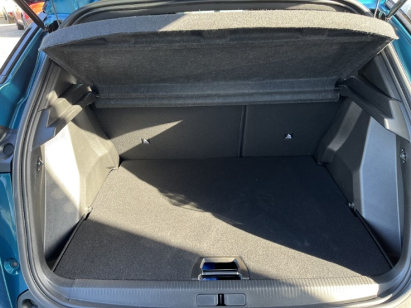 Peugeot 2008 e- Elektro 156 GT Navi Leder 360 Kamera Massagesit — photo 8